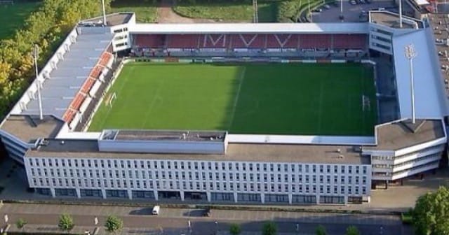 Volendam bijna zeker van Eredivisie, Van Duinen redt Excelsior